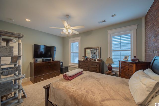 233 N 6th Unit 203, Paducah, KY 42001