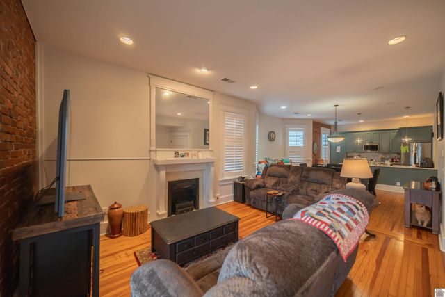 233 N 6th Unit 203, Paducah, KY 42001