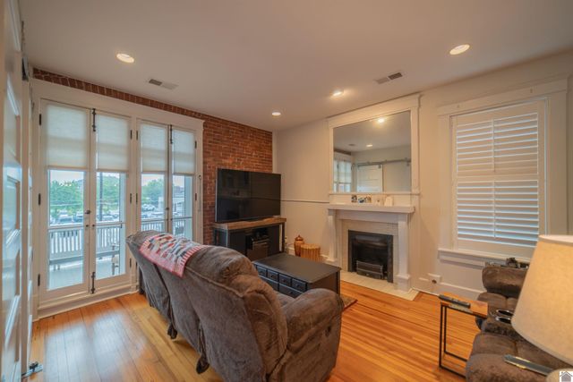 233 N 6th Unit 203, Paducah, KY 42001