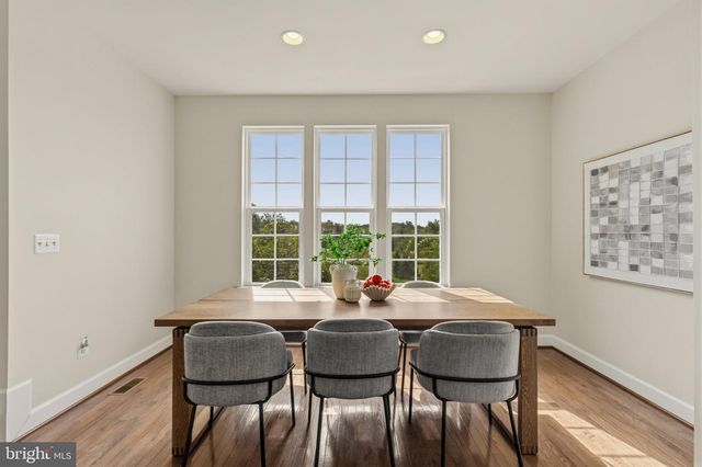 8552 FORTROSE DR, Manassas, VA 20109