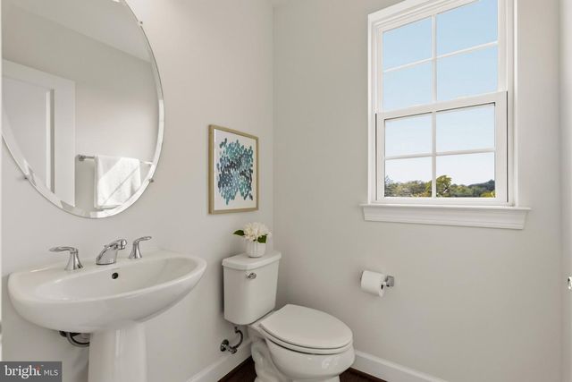 8552 FORTROSE DR, Manassas, VA 20109