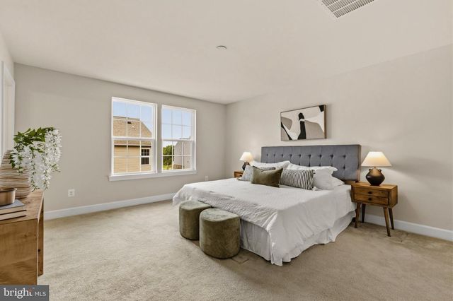 8552 FORTROSE DR, Manassas, VA 20109