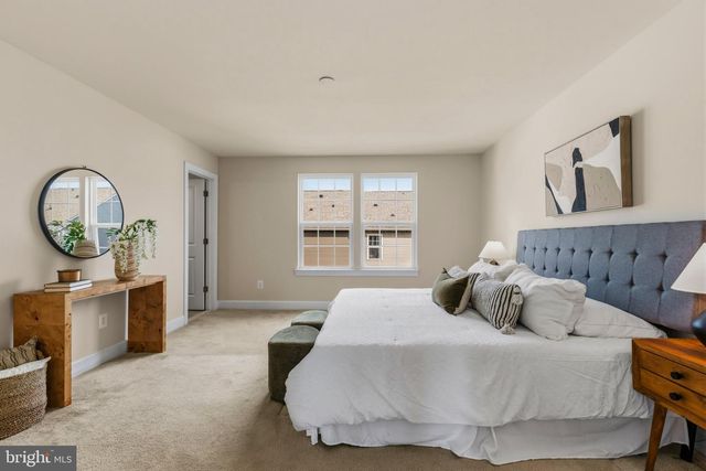 8552 FORTROSE DR, Manassas, VA 20109