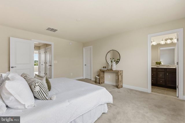 8552 FORTROSE DR, Manassas, VA 20109