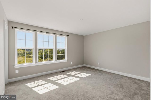 8552 FORTROSE DR, Manassas, VA 20109