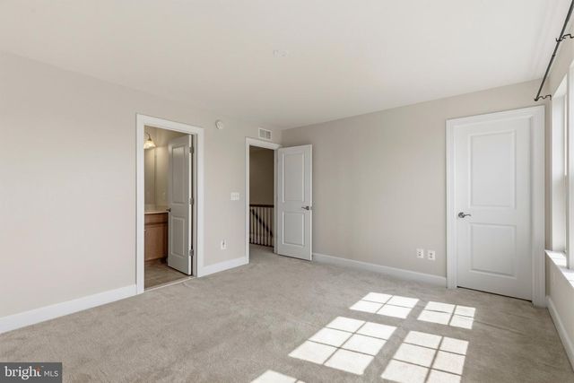 8552 FORTROSE DR, Manassas, VA 20109