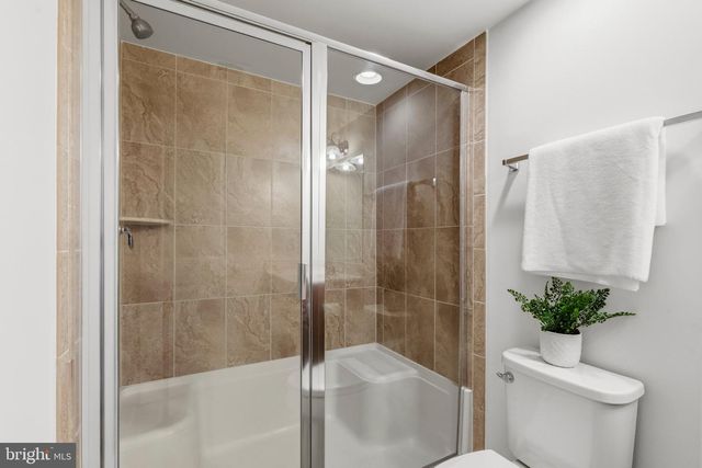 8552 FORTROSE DR, Manassas, VA 20109