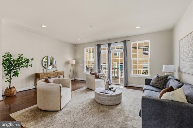 8552 FORTROSE DR, Manassas, VA 20109