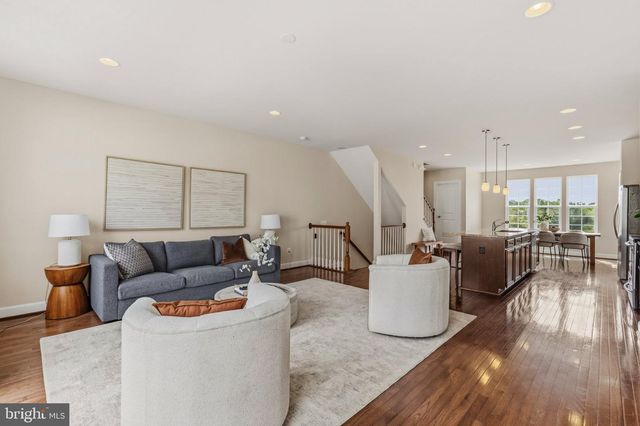 8552 FORTROSE DR, Manassas, VA 20109