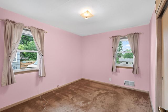 1225 Skillman Avenue E, Maplewood, MN 55109