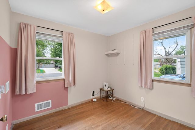 1225 Skillman Avenue E, Maplewood, MN 55109