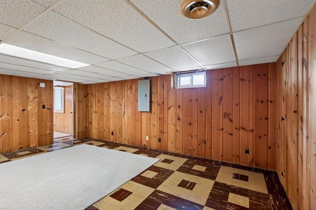 1225 Skillman Avenue E, Maplewood, MN 55109