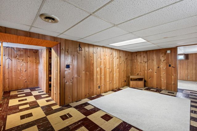 1225 Skillman Avenue E, Maplewood, MN 55109