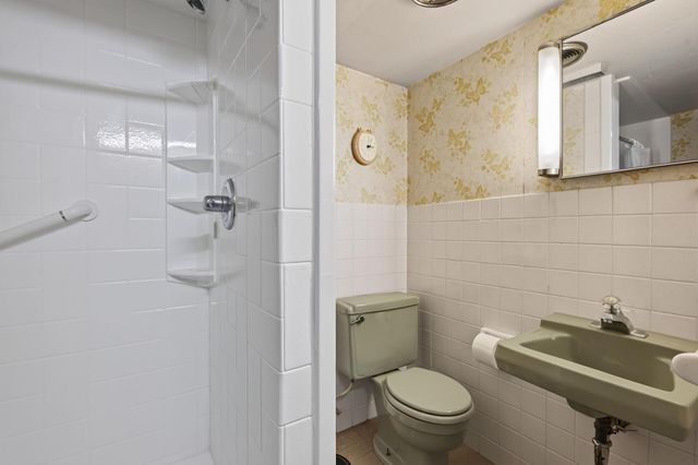 1225 Skillman Avenue E, Maplewood, MN 55109