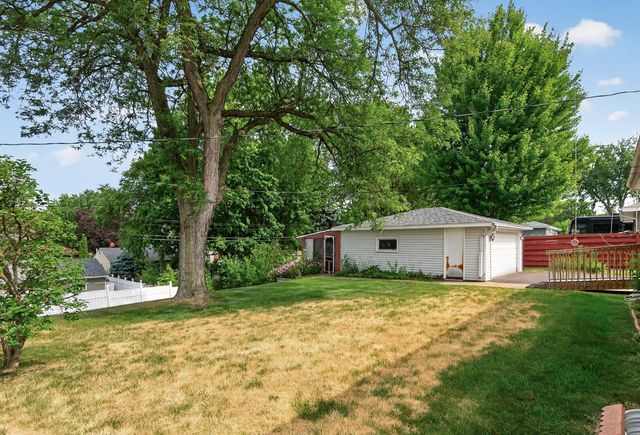 1225 Skillman Avenue E, Maplewood, MN 55109