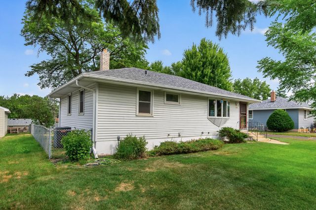 1225 Skillman Avenue E, Maplewood, MN 55109