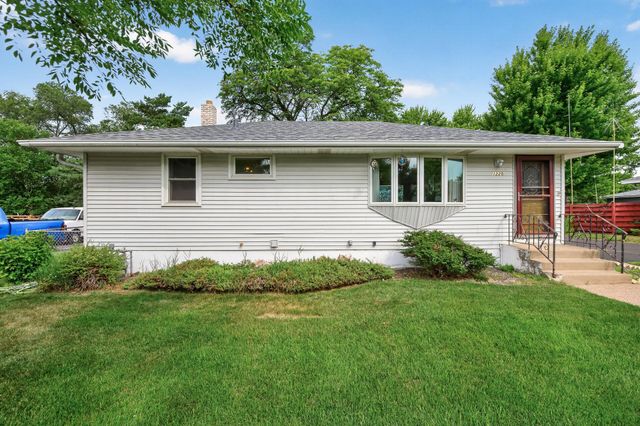 1225 Skillman Avenue E, Maplewood, MN 55109