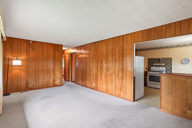 1225 Skillman Avenue E, Maplewood, MN 55109