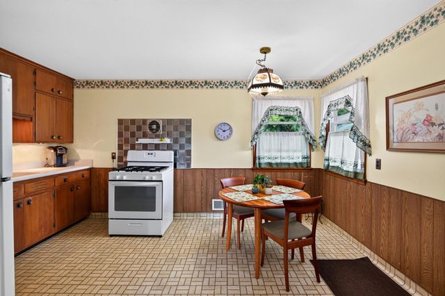 1225 Skillman Avenue E, Maplewood, MN 55109