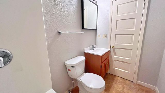 1404 6th Street, Bay City, TX 77414