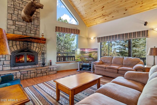 2321 CHANDELLE Lane, Overgaard, AZ 85933