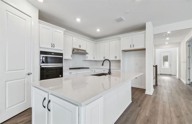 37252 CLINCH CIRCLE, Zephyrhills, FL 33540