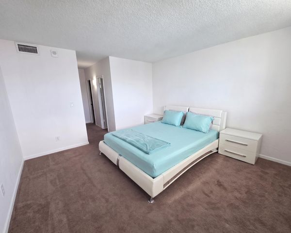 19390 Collins Avenue 1622, Sunny Isles Beach, FL 33160