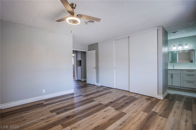 2456 Paradise Village Way, Las Vegas, NV 89120