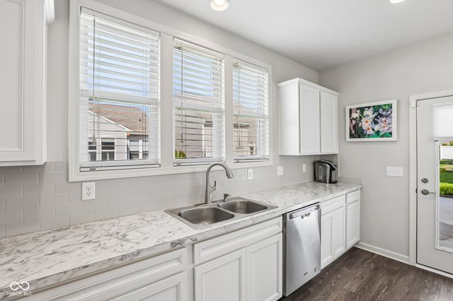 13456 Ravenswood Trail, Fishers, IN 46037