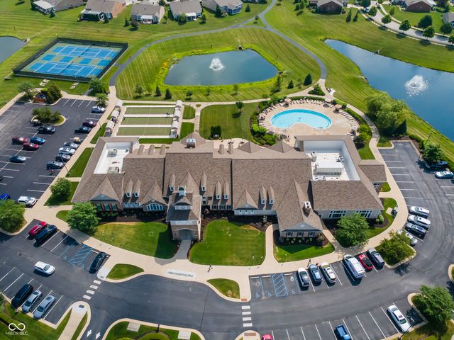 13456 Ravenswood Trail, Fishers, IN 46037