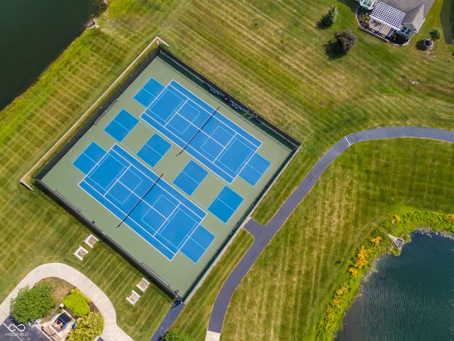 13456 Ravenswood Trail, Fishers, IN 46037