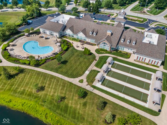 13456 Ravenswood Trail, Fishers, IN 46037