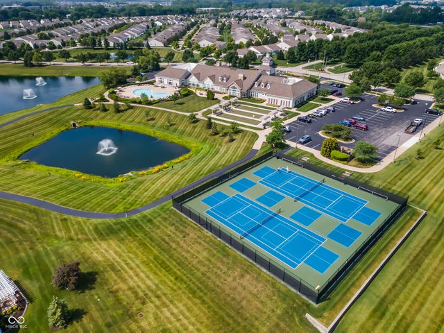13456 Ravenswood Trail, Fishers, IN 46037