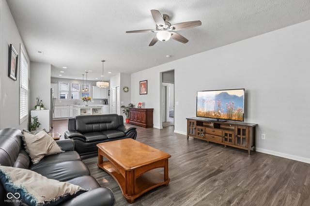 13456 Ravenswood Trail, Fishers, IN 46037