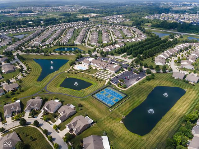 13456 Ravenswood Trail, Fishers, IN 46037