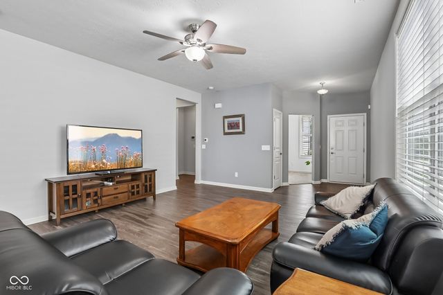 13456 Ravenswood Trail, Fishers, IN 46037