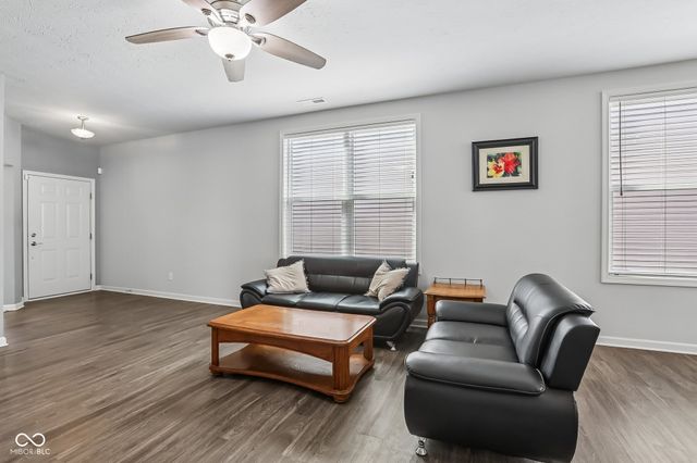 13456 Ravenswood Trail, Fishers, IN 46037