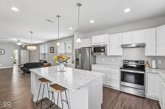 13456 Ravenswood Trail, Fishers, IN 46037
