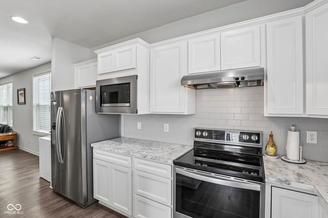13456 Ravenswood Trail, Fishers, IN 46037