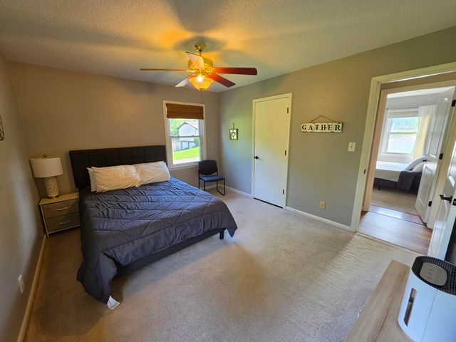4712 W GEORGETOWN DR, Columbia, MO 65203
