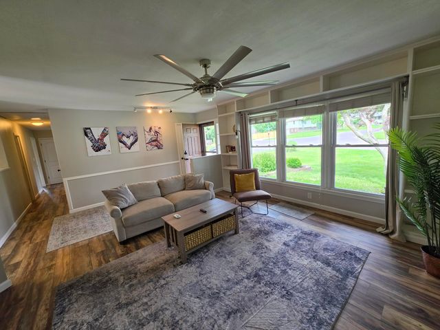 4712 W GEORGETOWN DR, Columbia, MO 65203
