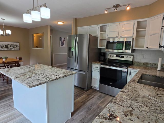 4712 W GEORGETOWN DR, Columbia, MO 65203