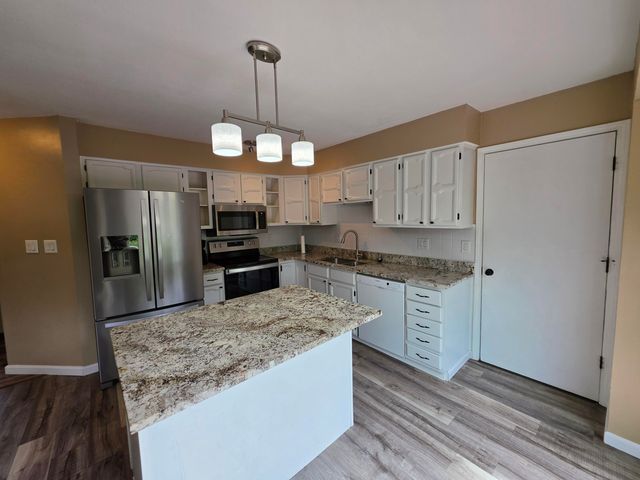 4712 W GEORGETOWN DR, Columbia, MO 65203