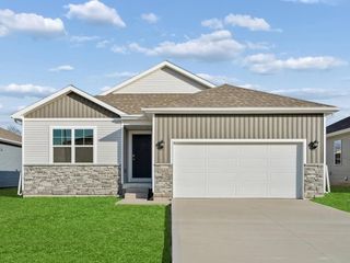 933 8th Street NW, Bondurant, IA 50035