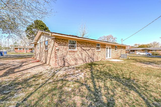 406 BARBARA Circle, Macclenny, FL 32063