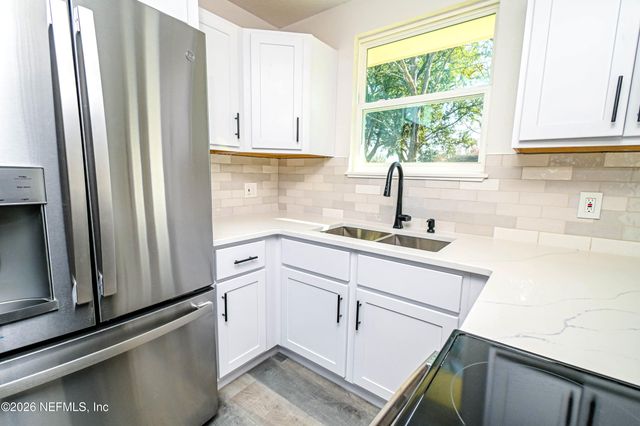 406 BARBARA Circle, Macclenny, FL 32063