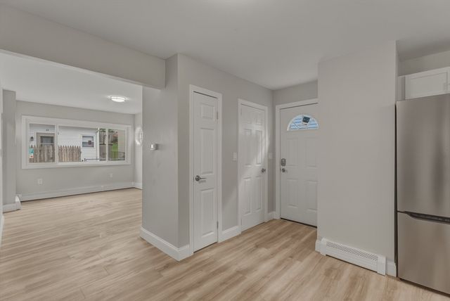 12 L St, Lowell, MA 01850
