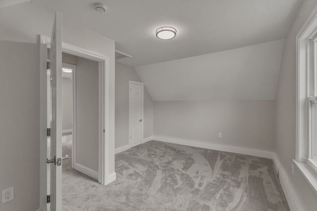 12 L St, Lowell, MA 01850