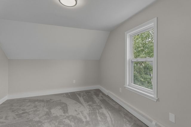 12 L St, Lowell, MA 01850