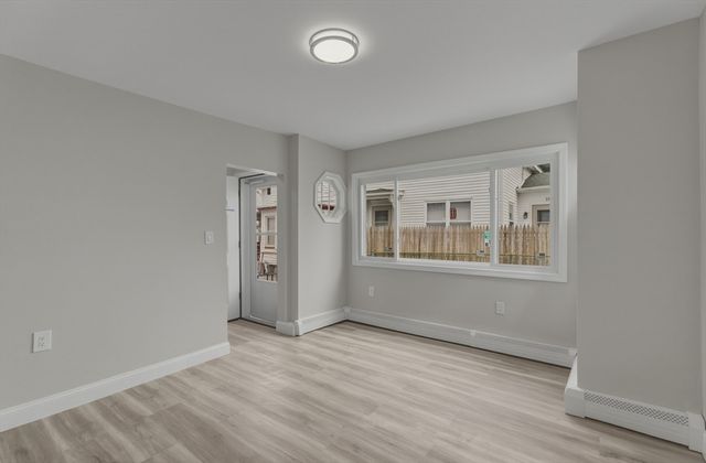 12 L St, Lowell, MA 01850